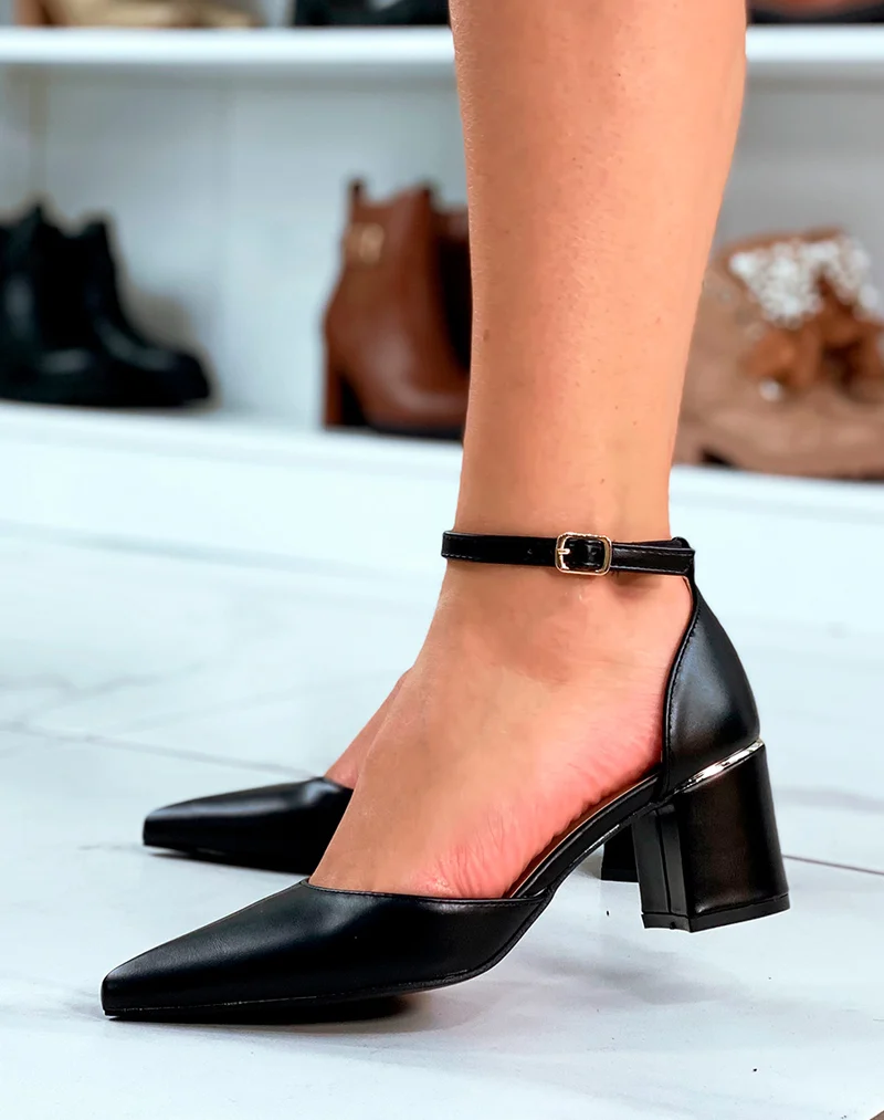 Escarpin à petit talon avec détail doré