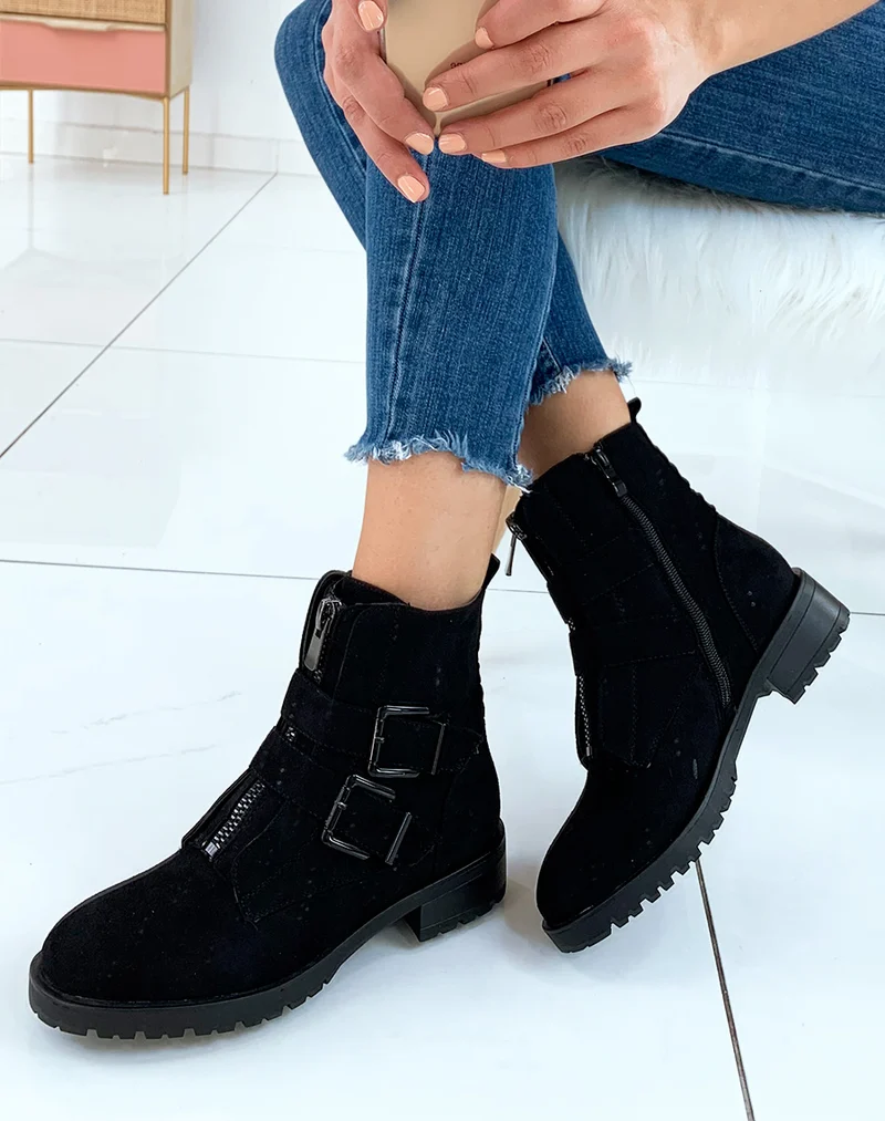 Boots noirs effet suédine à sangles
