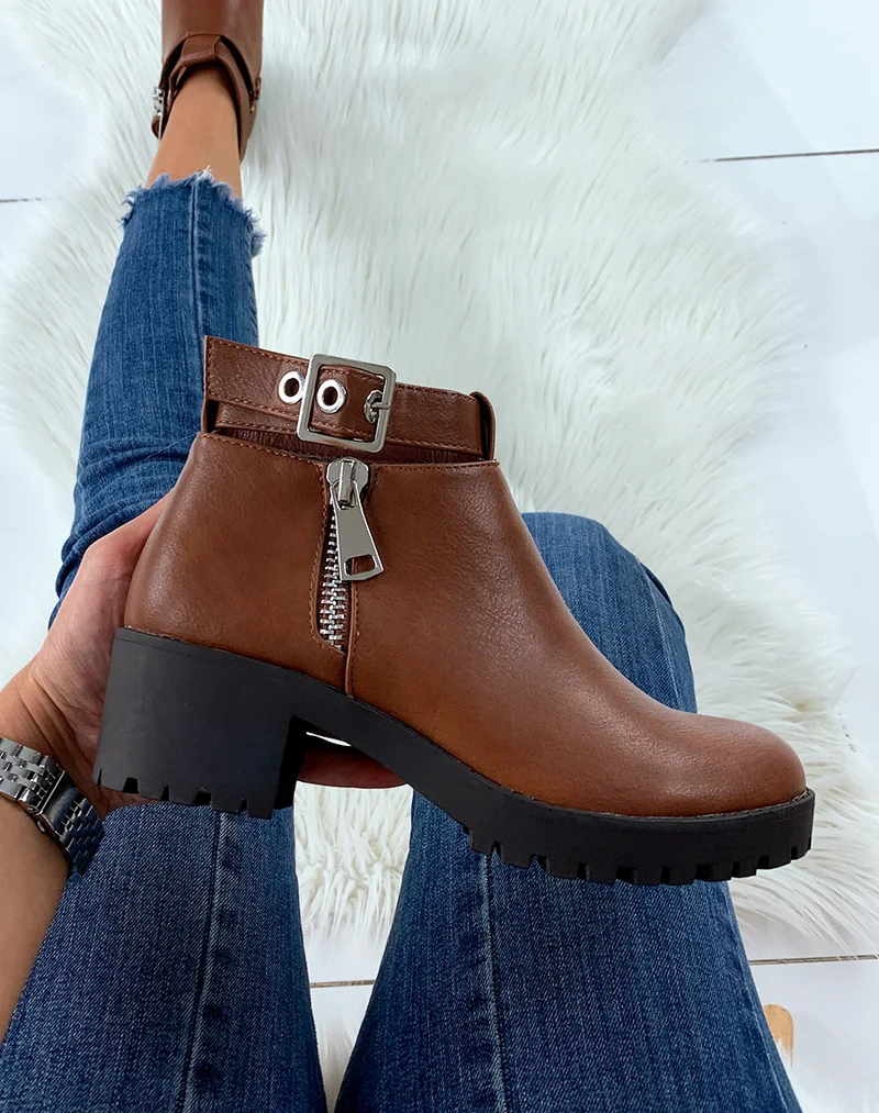 Bottines camel à sangles ajustables