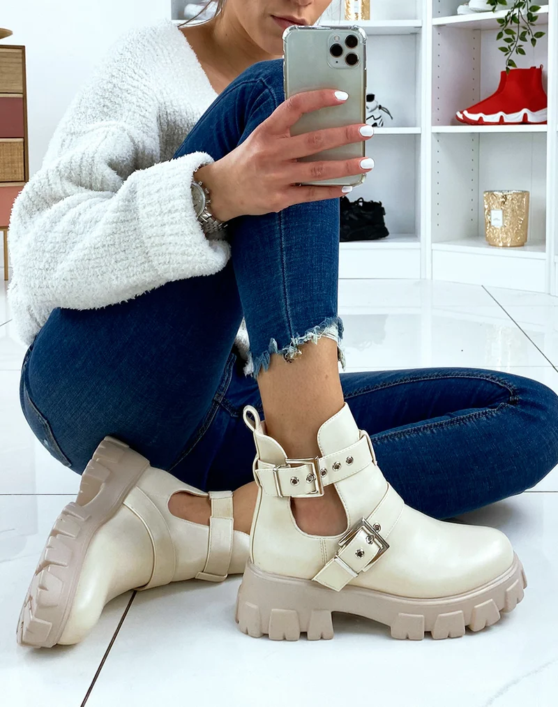 Bottines beiges ouvertes à double lanières