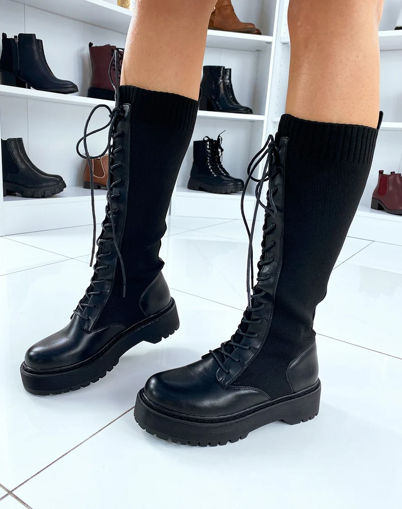 Bottes noires lacées façon chaussette