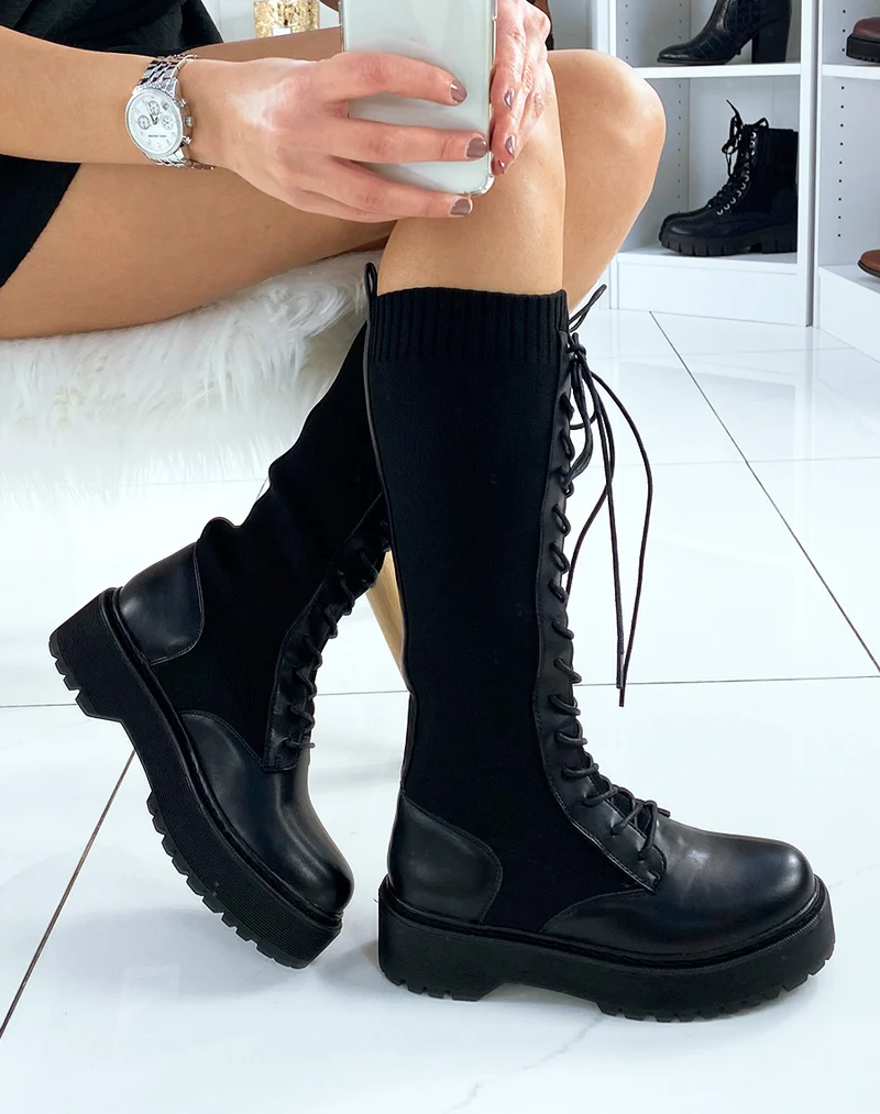 Bottes noires lacées façon chaussette