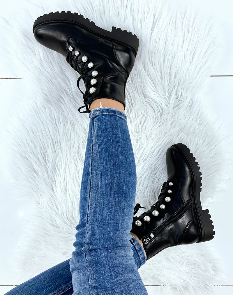 Bottines montantes lacées noires perlées