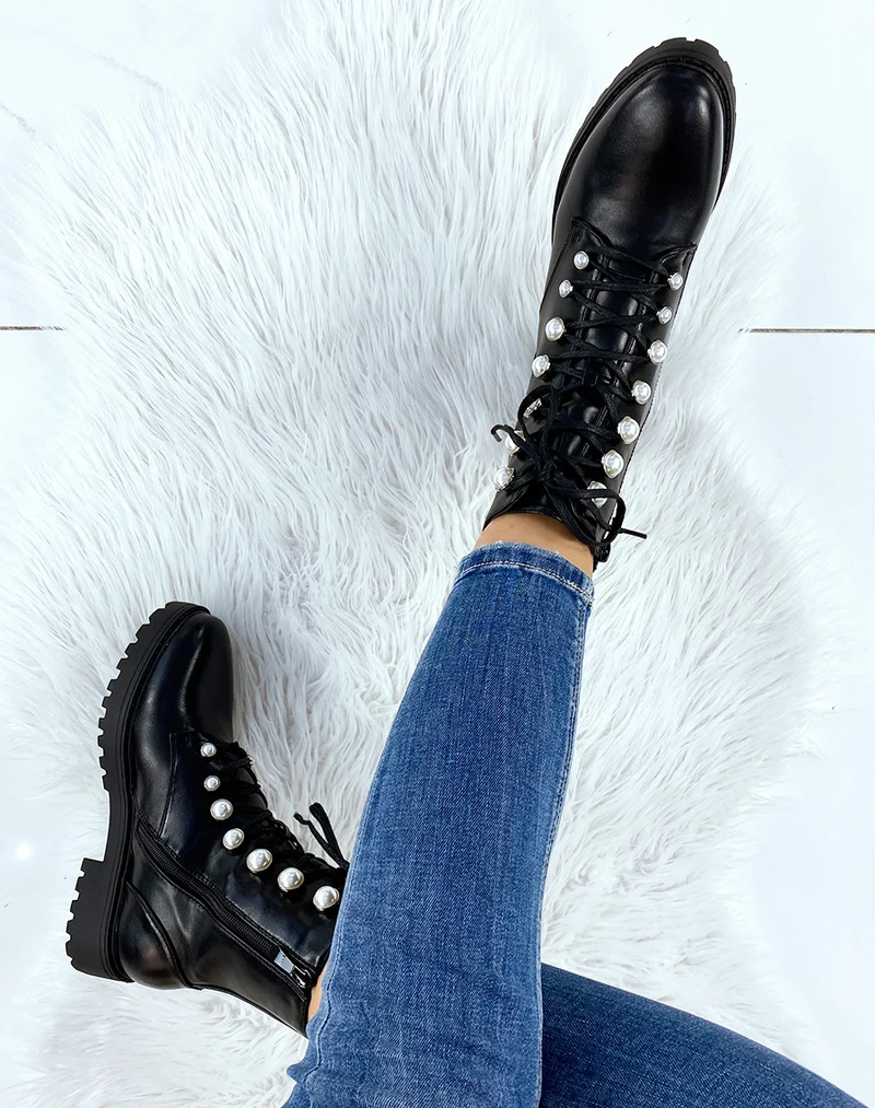 Bottines montantes lacées noires perlées