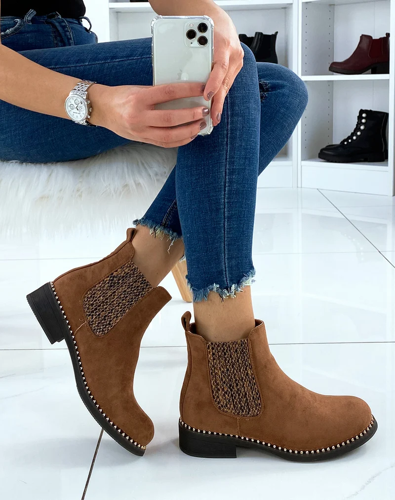 Chelsea boots en suédine camel ornées de perles dorées