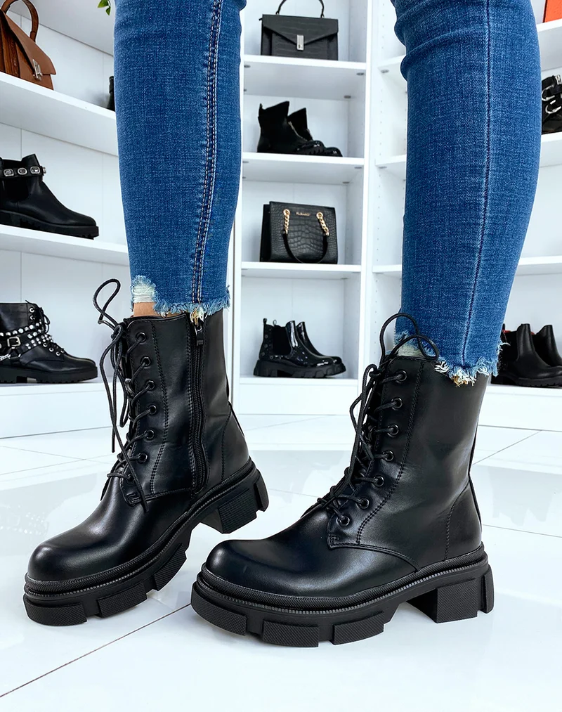 Bottes noires à lacets en similicuir