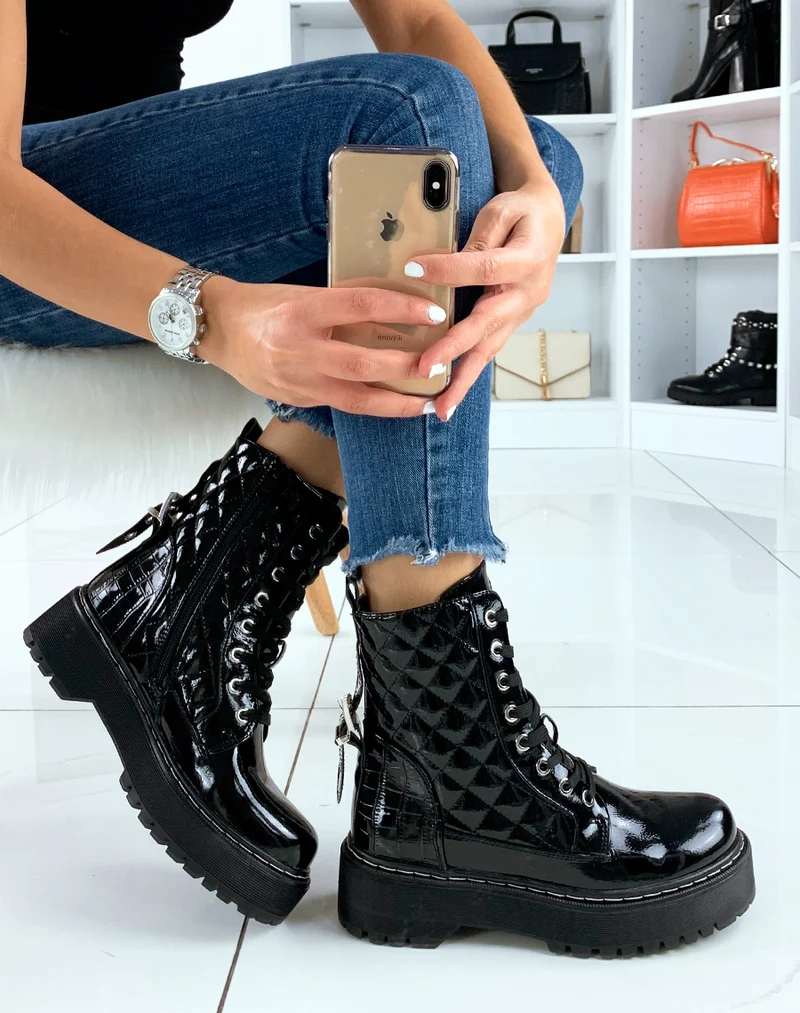 Bottines vernies noires matelassées à grosse plateforme
