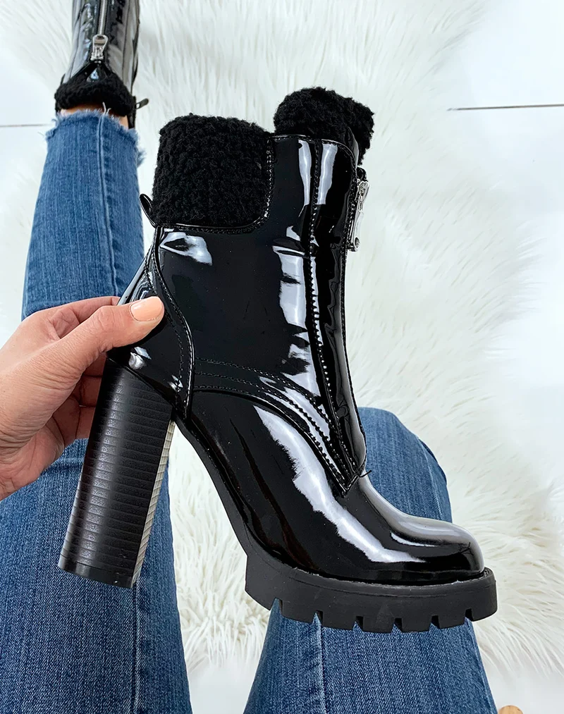 Bottines à talon noires fourrées vernies