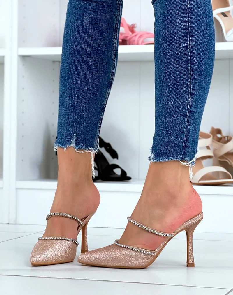 Mules beiges à talon style escarpin à paillettes