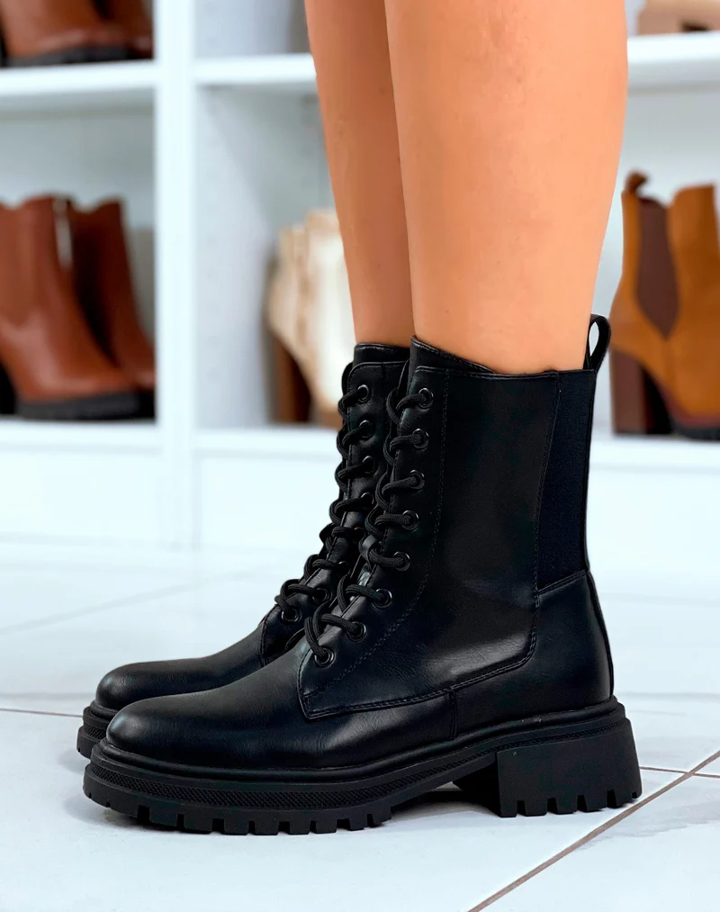 BOTTINES NOIRES GLAMOUR ? LACETS