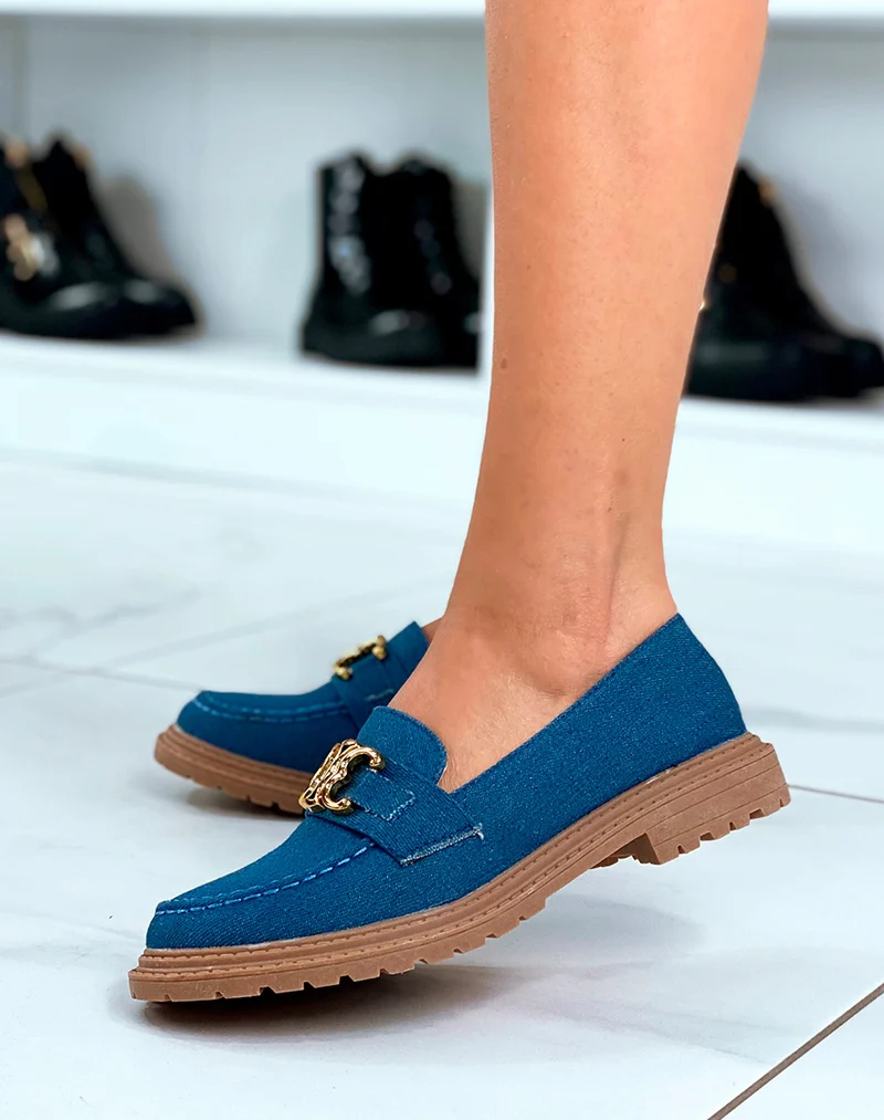 MOCASSINS EN JEAN POUR FEMME : TENDANCE AVEC DÉTAILS DORÉS