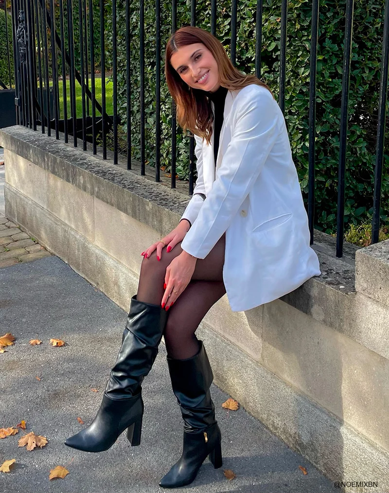 Bottes noires à bout pointu et à talon carré