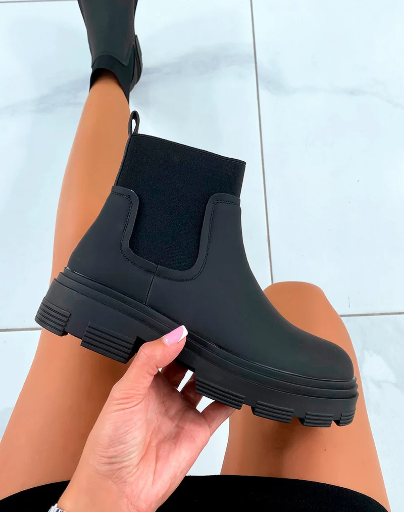 Bottines Noires Effet Mat Avec Élastique