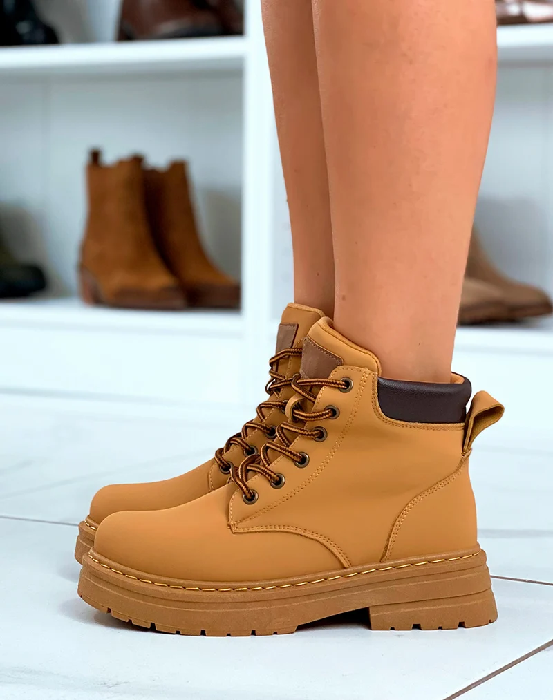 Bottines Camel à Lacets : Élégance et Fonctionnalité Combinées