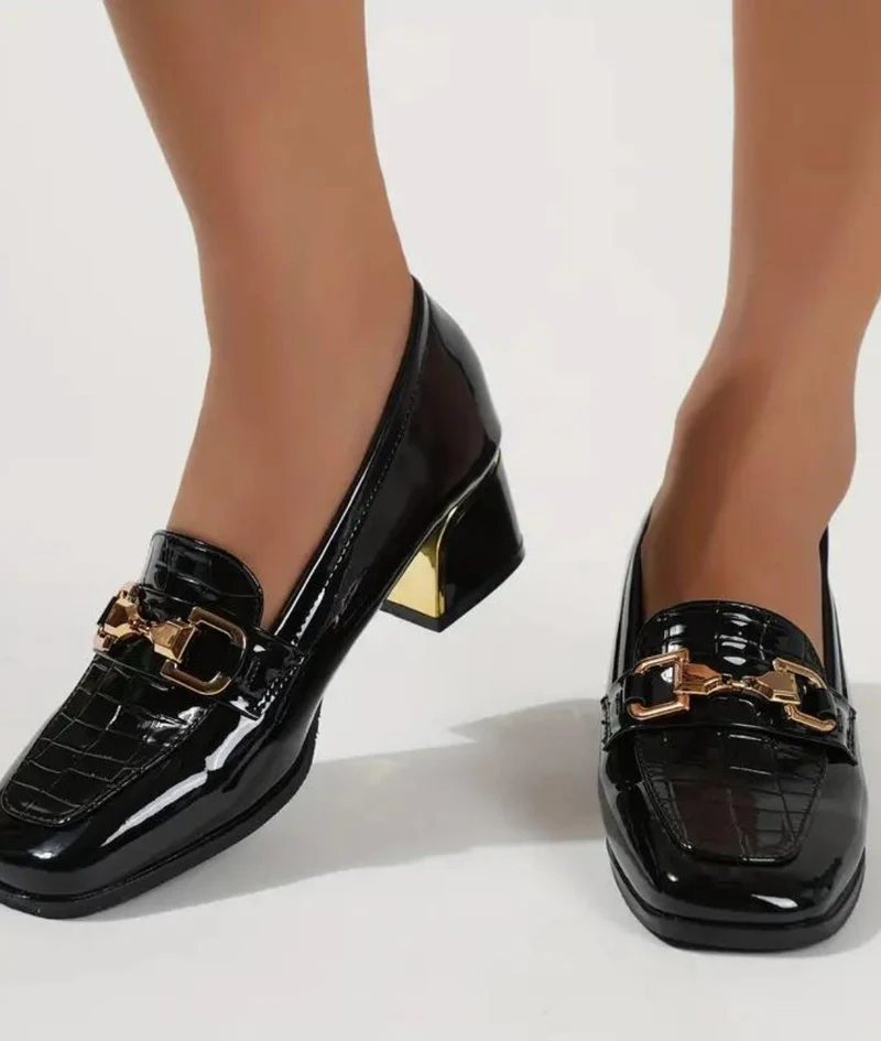 Mocassins Vernis Avec Boucles Noir Femme