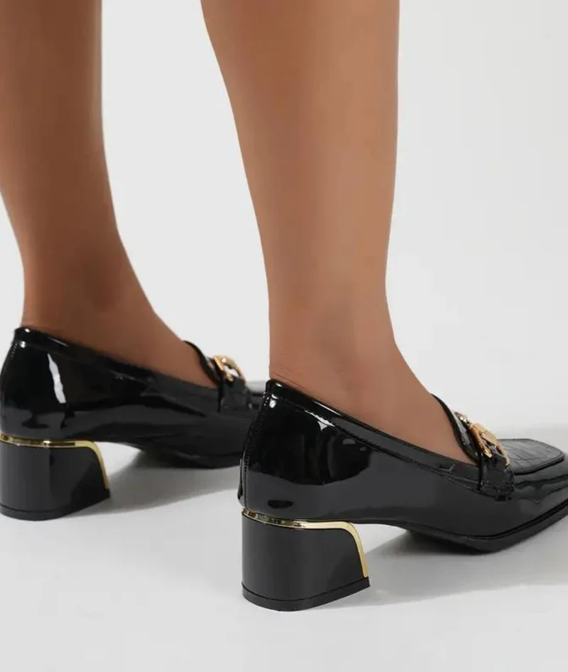 Mocassins Vernis Avec Boucles Noir Femme