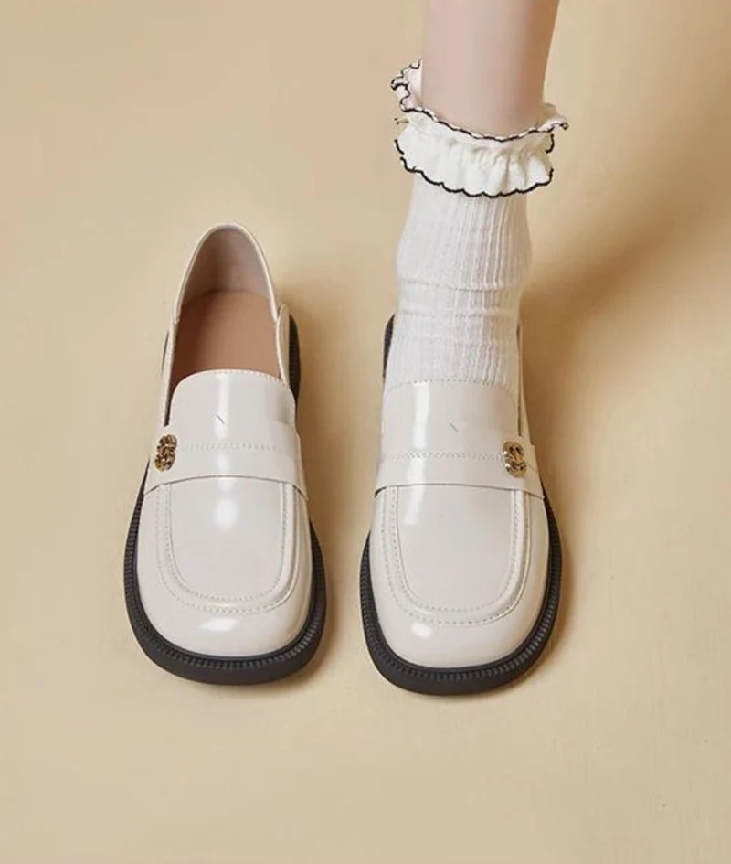 Mocassins Pour Femmes Aux Discrets Motifs Floraux