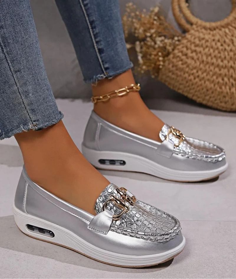 Mocassins Ouverts Compensés Effet Cuir Croco Chaîne Dorée Femme