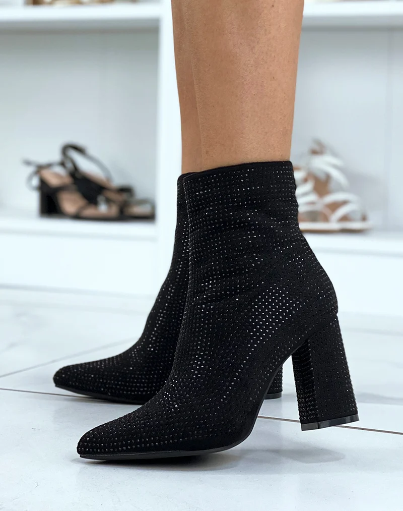 Bottines noires à strass et talon droit