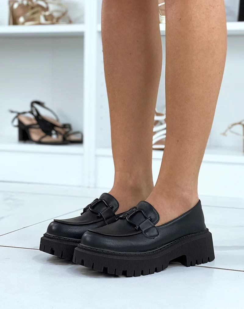 Mocassins noirs mat à détails noir mat et semelle épaisse