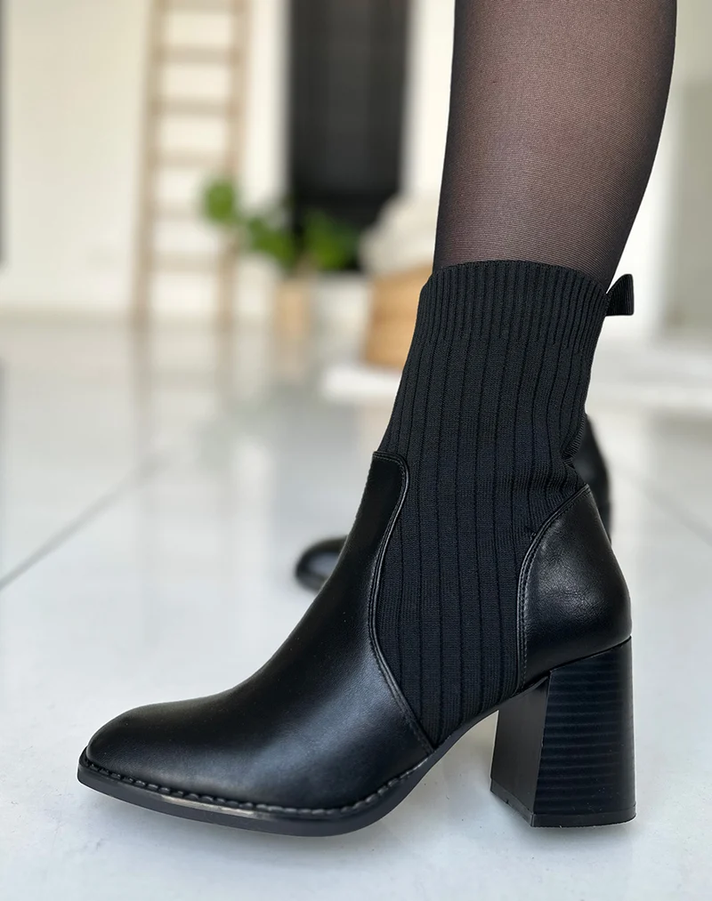 Bottines noires à talon et tige élastique
