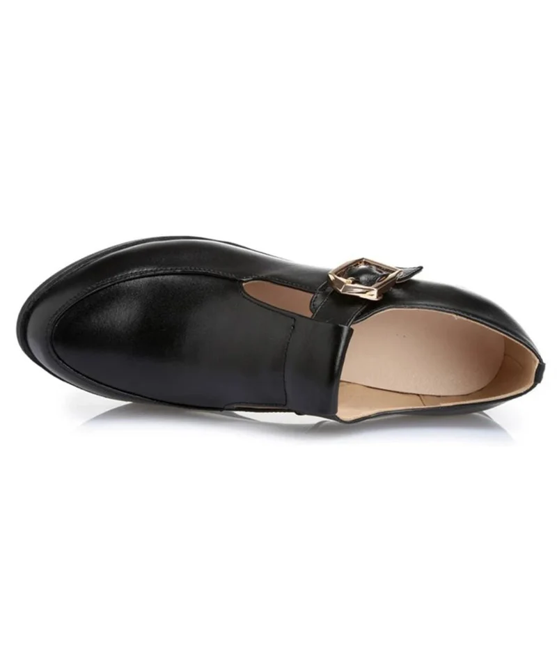 Mocassins Noirs Pour Femme En Cuir Avec Une Boucle En Métal Et Un Talon Carré