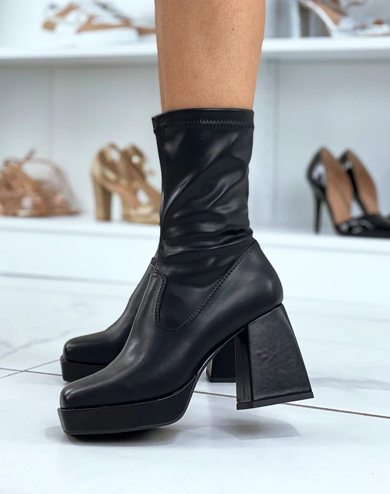 Bottines noires à talon et tige effet chaussette