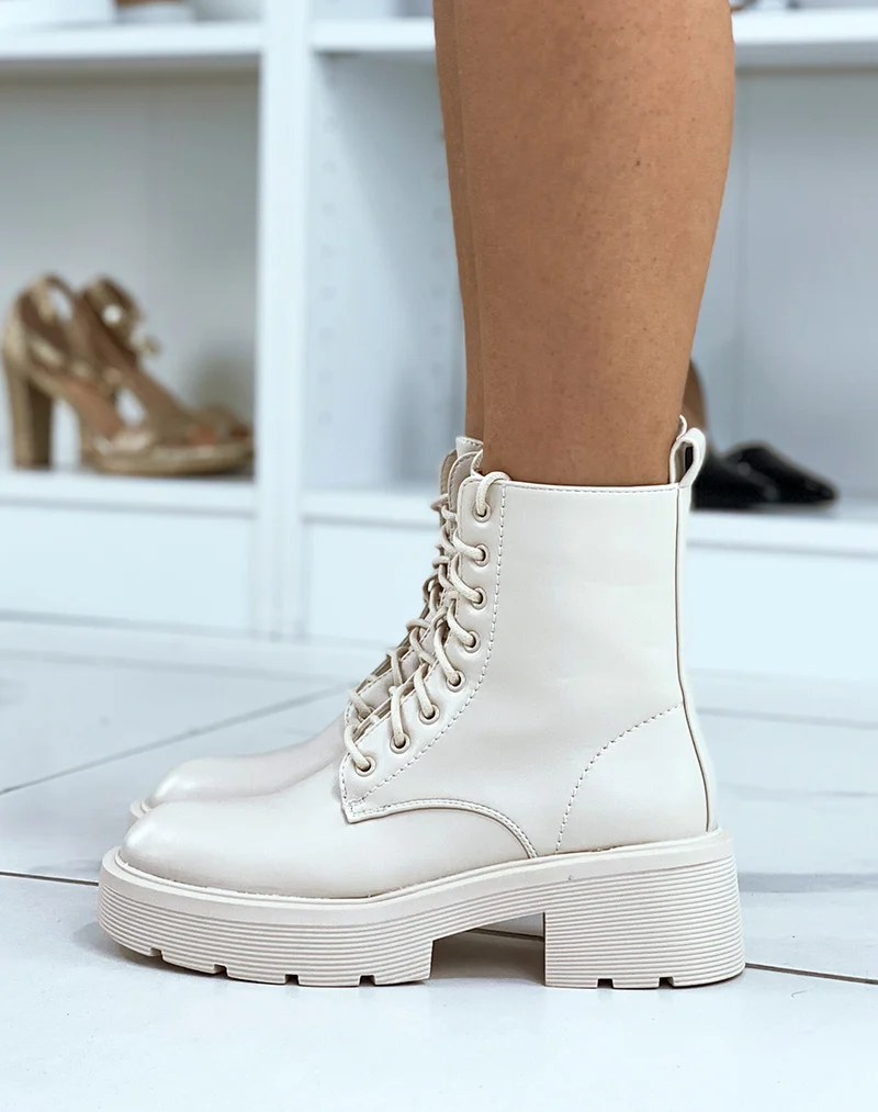 Bottines beiges à grosse plateforme