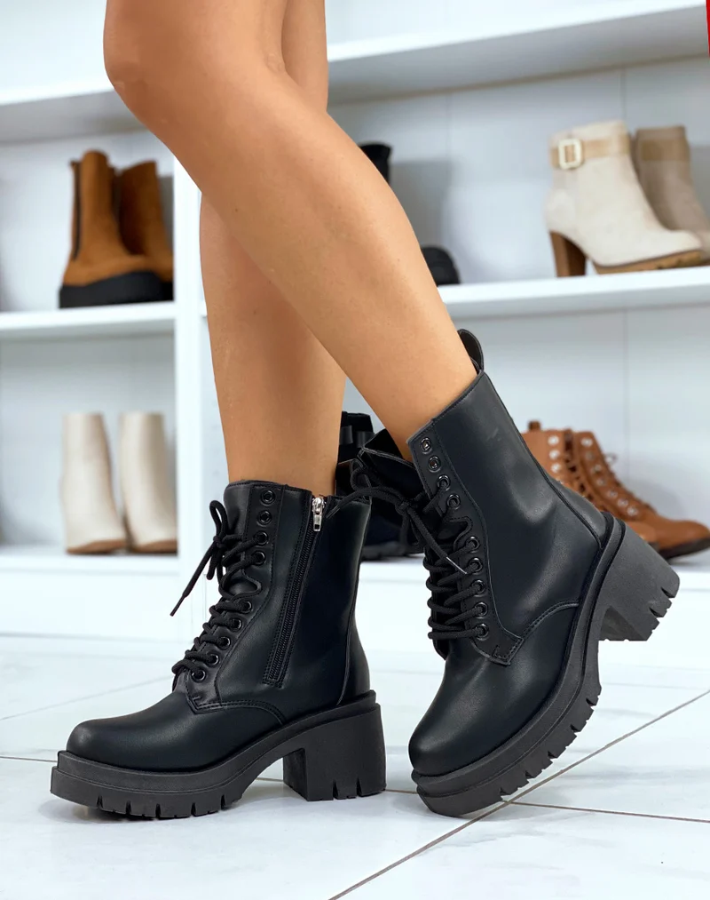Bottines noires à lacets style rangers