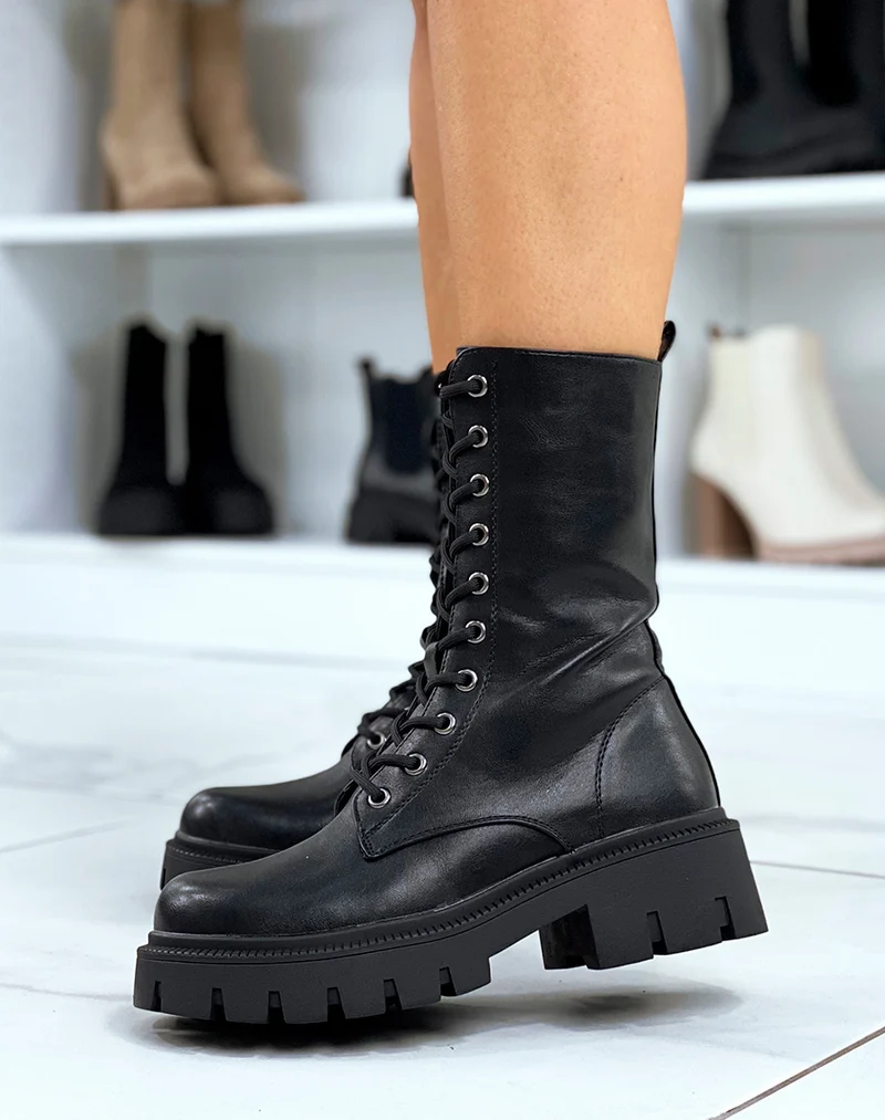Bottines hautes noires à lacets