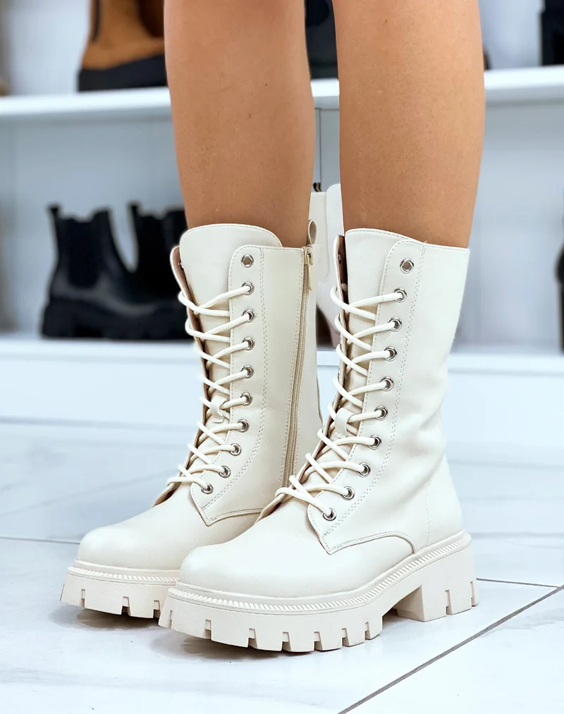Bottines hautes beiges à lacets