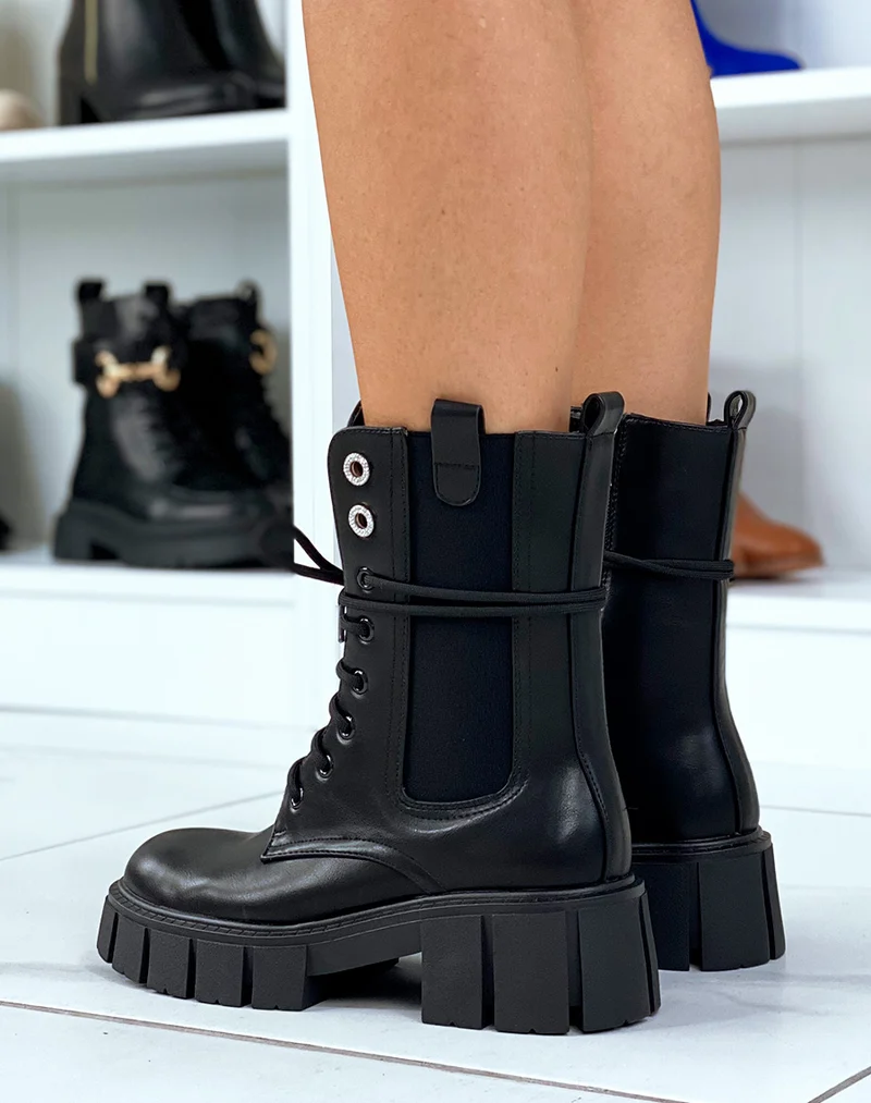 Bottines noires montantes à lacet et à zip et à détails strass