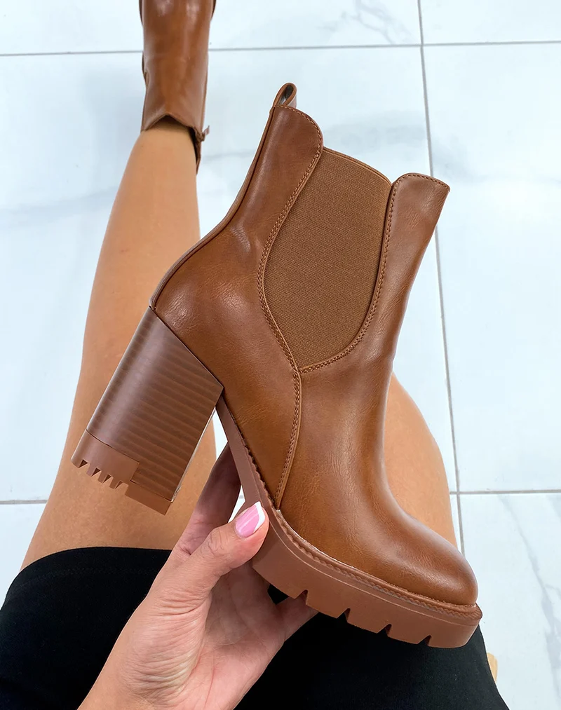 Bottines camel inspiration chelsea à haut talon épais