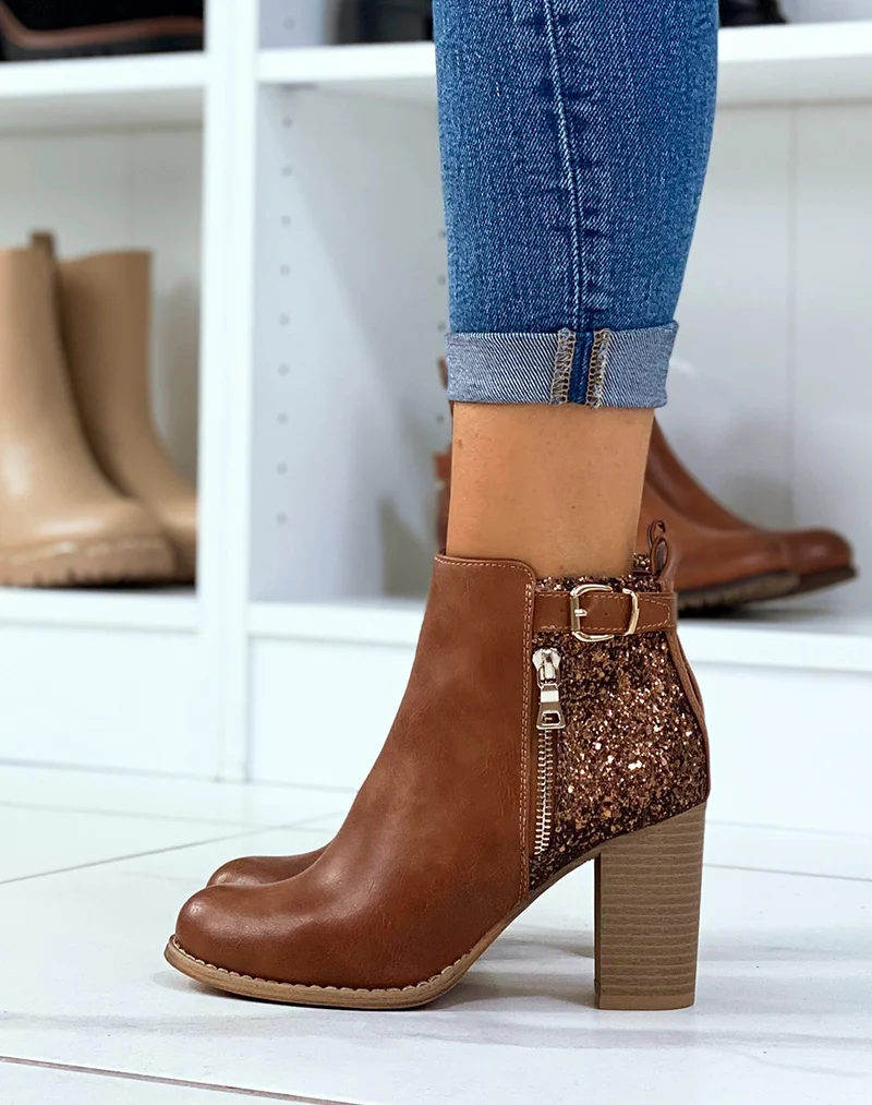 Bottines camel à talons pailletées avec sangle