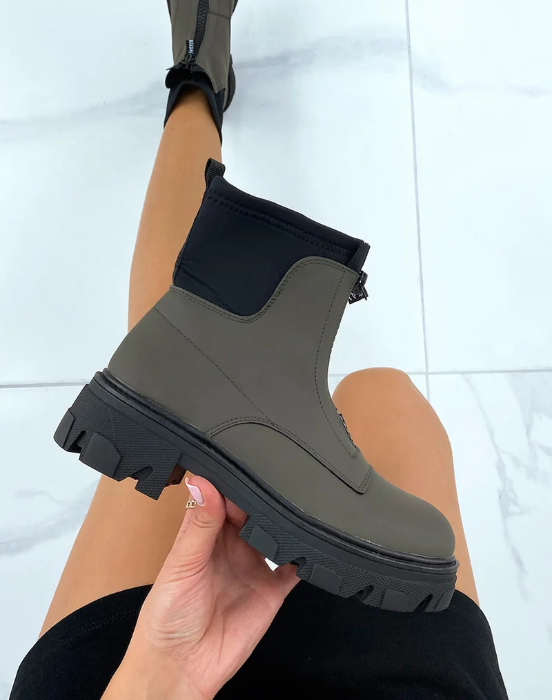 Bottines kaki gommées effet chaussette