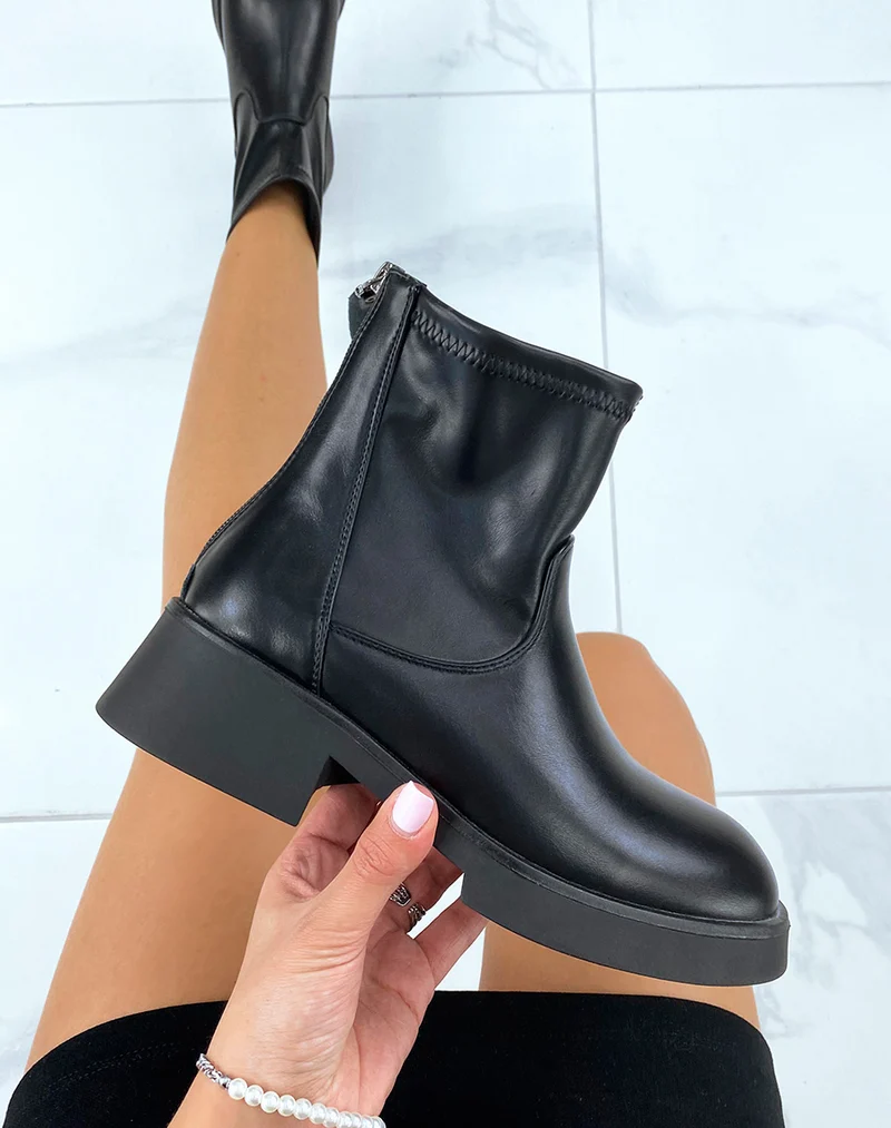 Bottines basses noires effet chaussette en similicuir