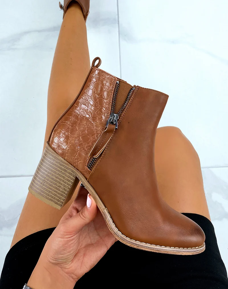 Bottines camel à talons carrés bi-matières effet croco