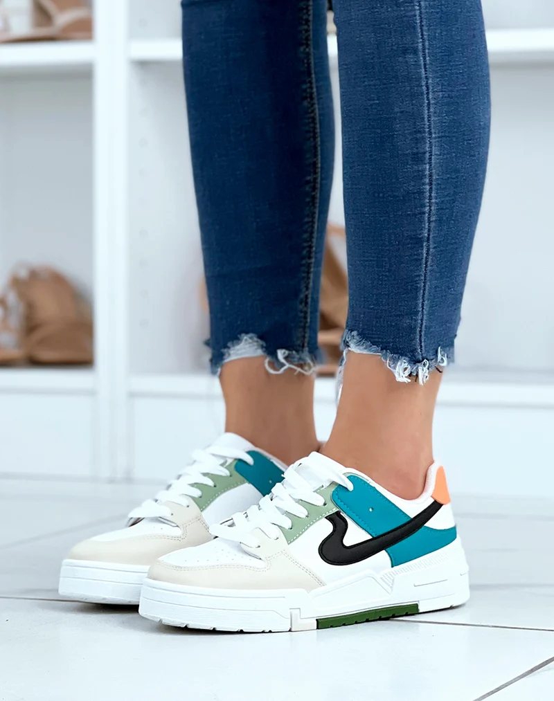 Baskets multicolores blanches beiges et bleus