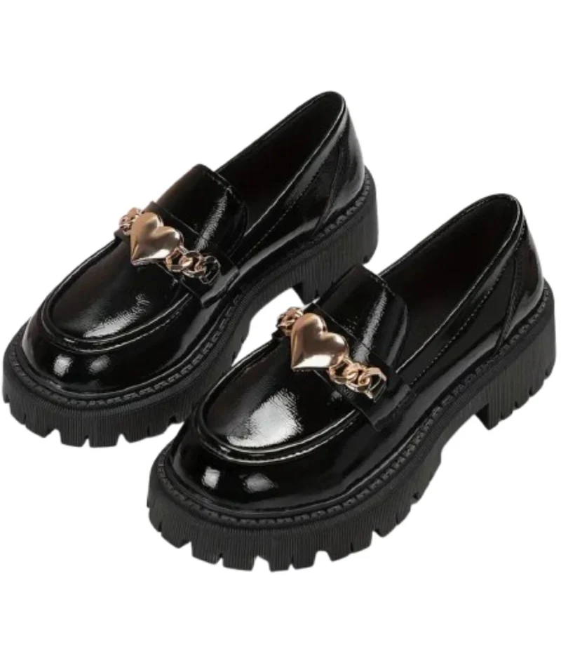 Mocassins En Cuir Verni Pour Femmes Avec Design De Cœur