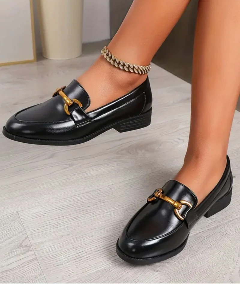 Mocassins Noirs En Cuir Verni À Talons Pour Femmes