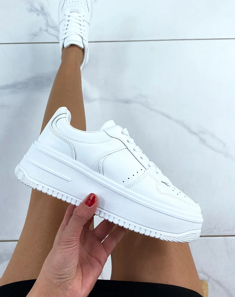 Baskets blanches à grosse plateforme