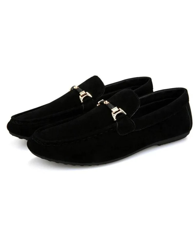 Mocassins En Daim Avec Une Chaîne Décorative Pour Hommes
