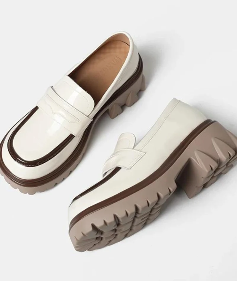 Mocassins En Cuir Verni À Semelle Épaisse Pour Femme
