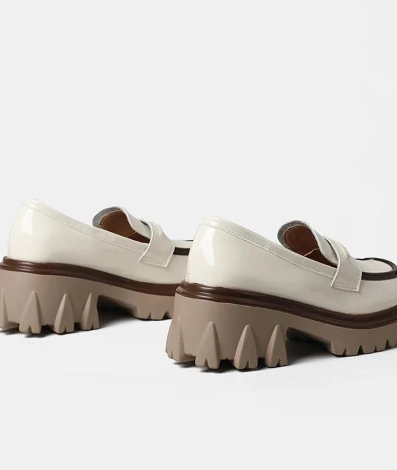 Mocassins En Cuir Verni À Semelle Épaisse Pour Femme