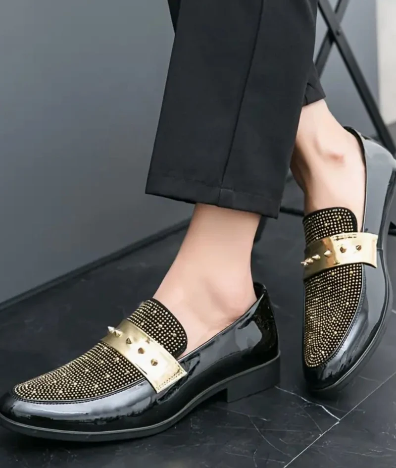 Mocassins Dorés À Clous Pour Hommes