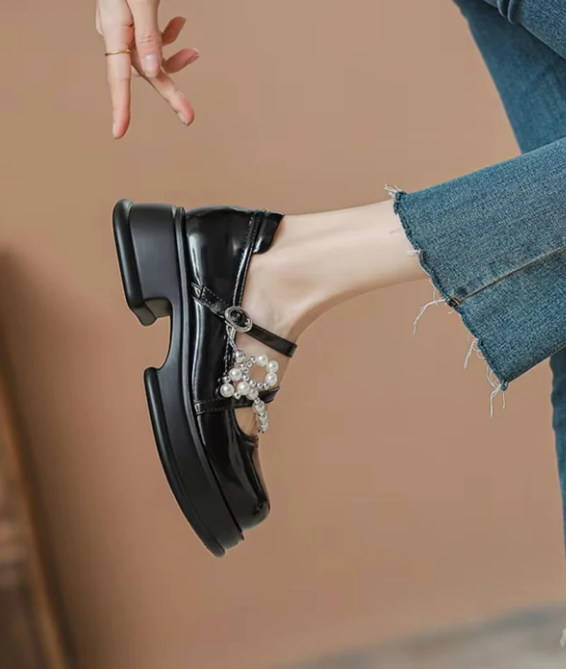 Mocassins À Semelle Épaisse Avec Chaîne Et Perles