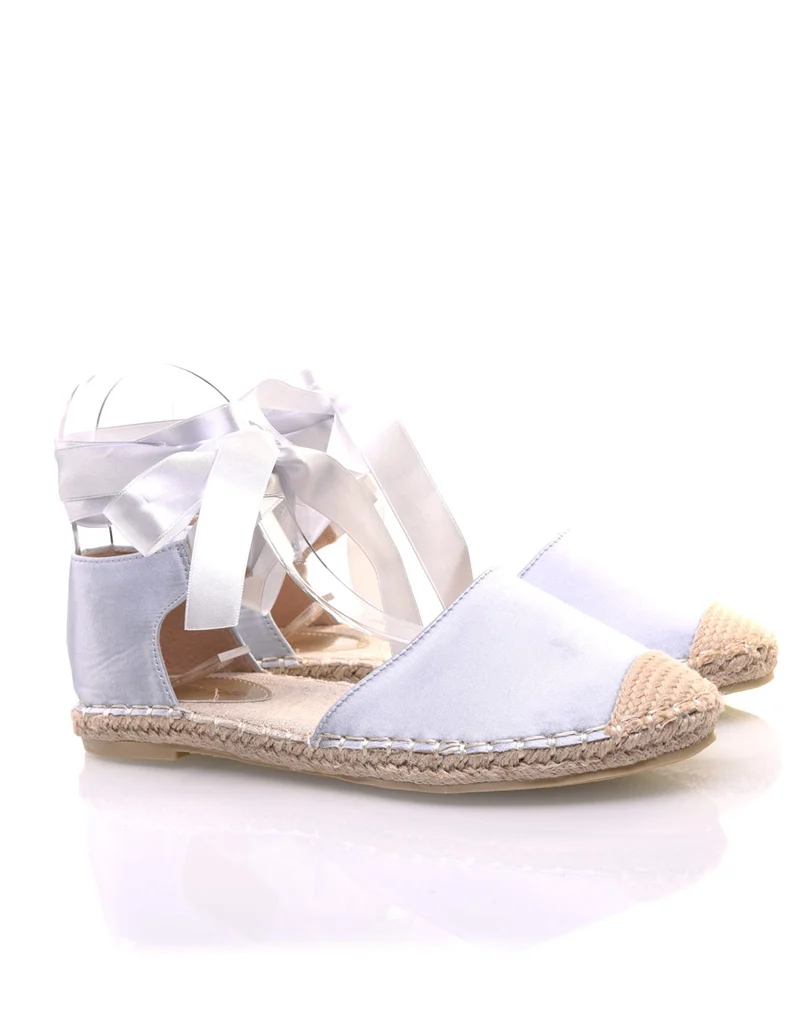 Espadrilles argentées satinées à bout fermé