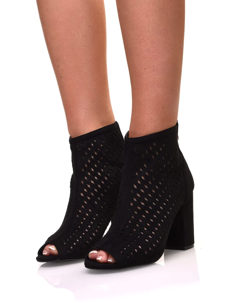 Bottines noires ajourées à talon