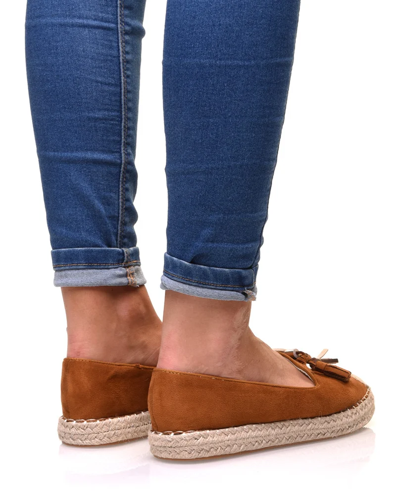 Espadrilles camel en suédine à pompons