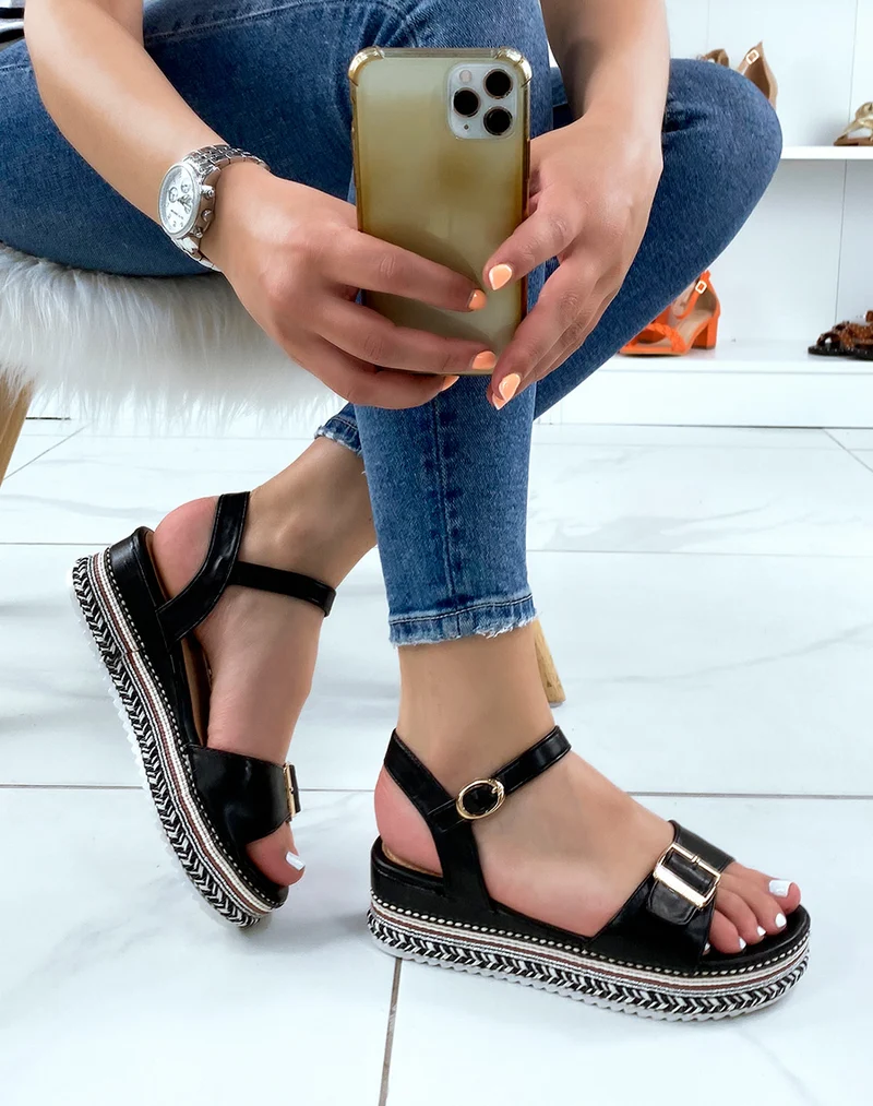 Sandales noires à semelle épaisse bride ajustable et motifs aztèques